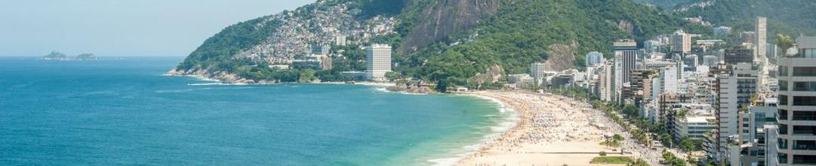 Vista aérea da Praia do Leblon, localizada em um dos bairros mais nobres do Rio de Janeiro - RJ.
