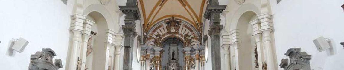 Interior da Igreja de Nossa Senhora do Carmo em Mariana - MG. 