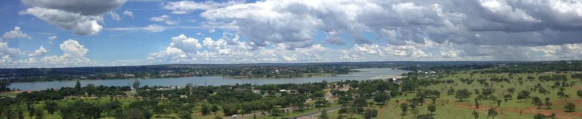 Vista panorâmica do Lago Paranoá, onde fica a Prainha do Lago Norte de Brasília - DF.