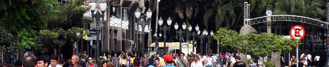 Rua XV de Novembro em Curitiba - PR foi o primeiro calçadão do país.