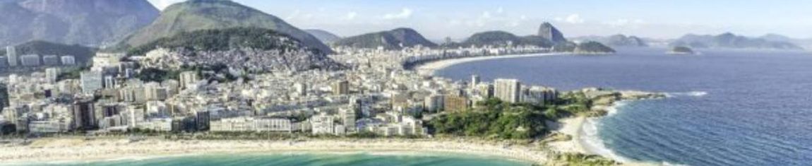 Vista da Praia de Ipanema pelo Arpoador no Rio de Janeiro - RJ. 